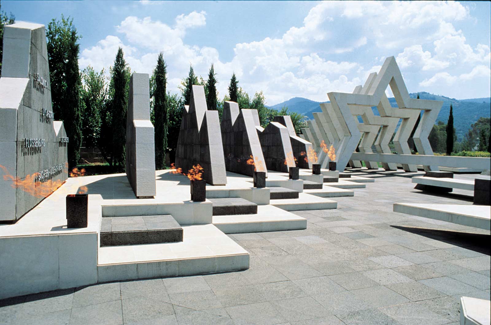 Yad Hashoa Holocaust Memorial, 1987